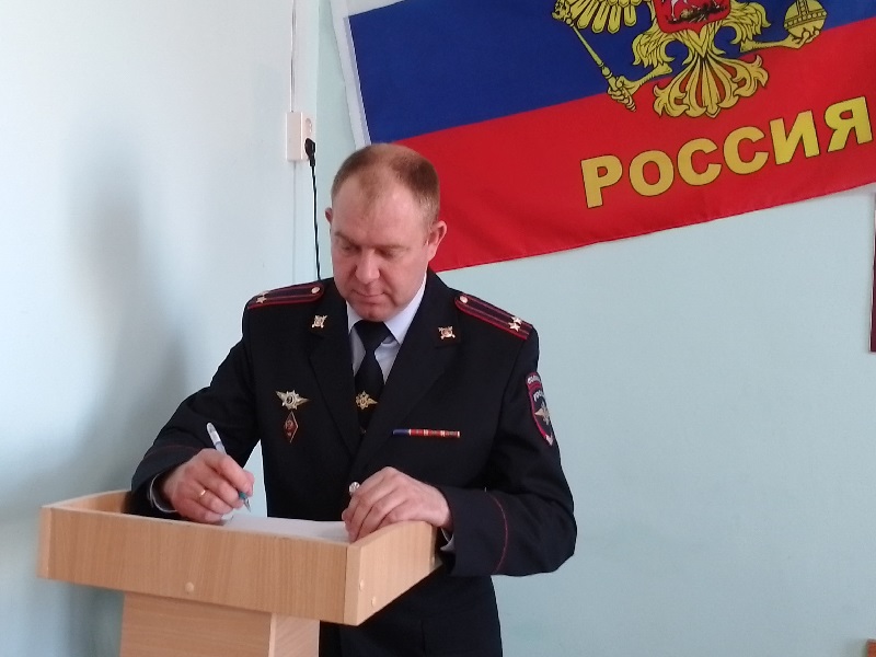 16 июля т.г. в зале совещаний межмуниципального отдела МВД России «Варгашинский» подведены итоги оперативно-служебной деятельности за 6 месяцев 2025 года.