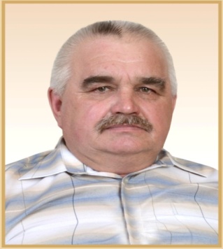 Лыжин Анатолий Анатольевич,  механизатор Открытого акционерного общества имени Гагарина.